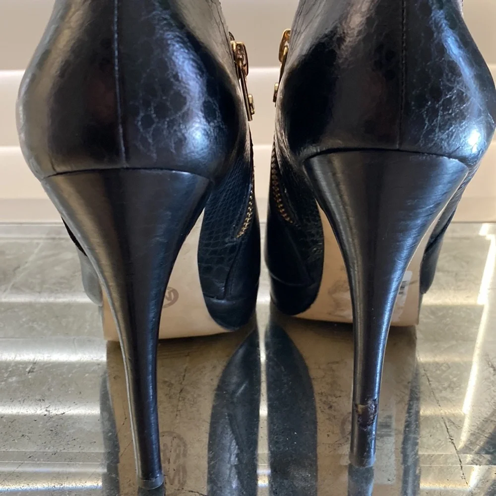 MICHAEL KORS BLACK BOOTIES SIZE 8.5 - Picture 5 of 12